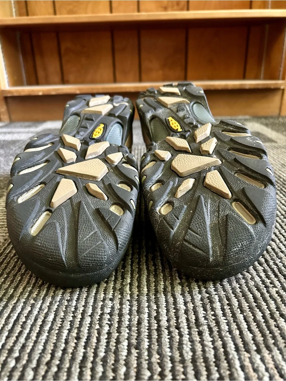 KEEN Men's Brown Leather Arroyo II Waterproof Hiking Sandals, size 8.5 41